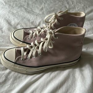 Light Purple Converse Womens Size 8, Barely Worn Like New Condition